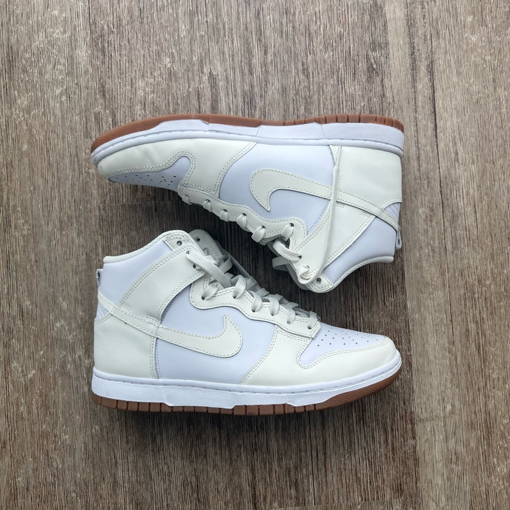 Nike Dunk High Women’s Sneaker ‘Sail Gum’ Size 9 W
